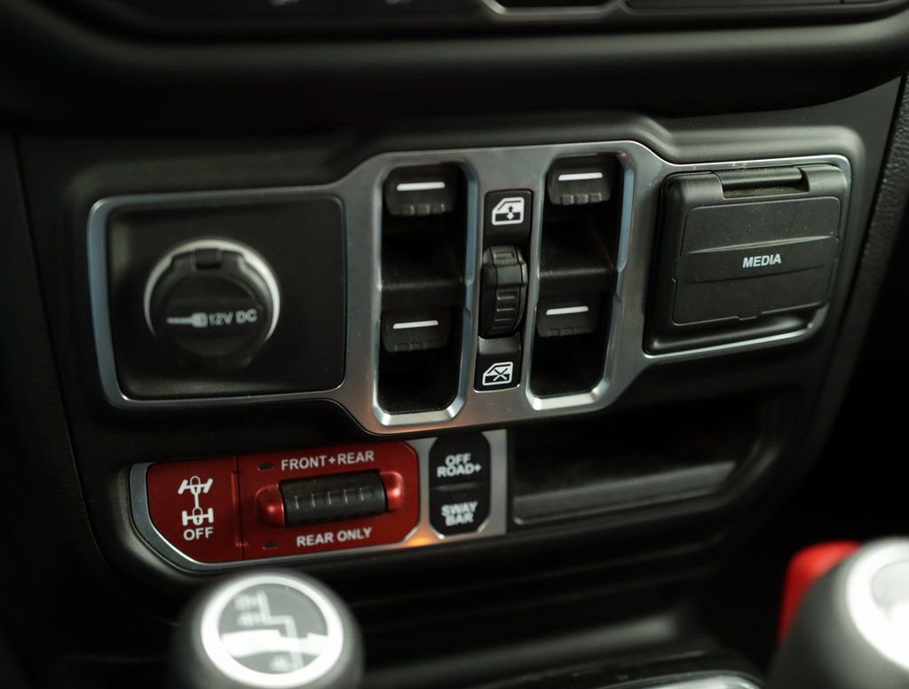 Used 2021 Jeep Wrangler Unlimited Rubicon w/ Cold Weather Group image 18