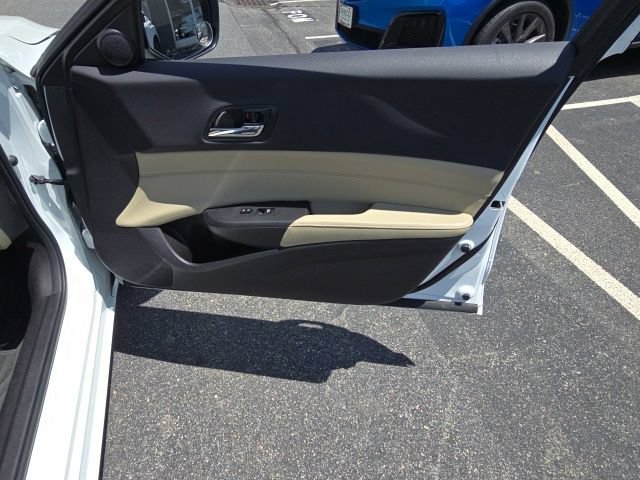 Used 2015 Acura ILX w/ Technology Package FWD image 22