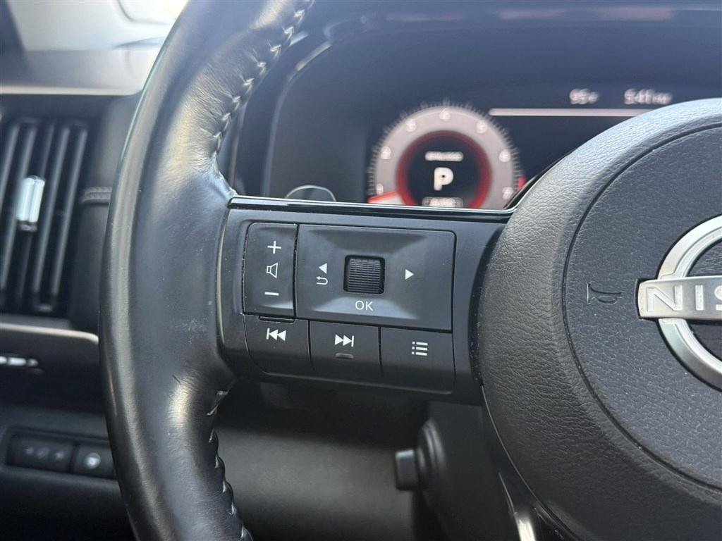 Used 2023 Nissan Pathfinder Platinum AWD/4WD image 34
