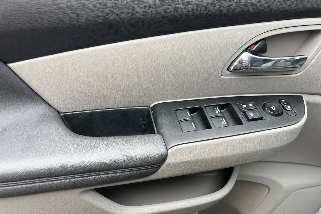 Used 2015 Honda Odyssey EX-L image 9