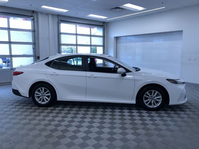 Certified 2026 Toyota Camry LE FWD image 33