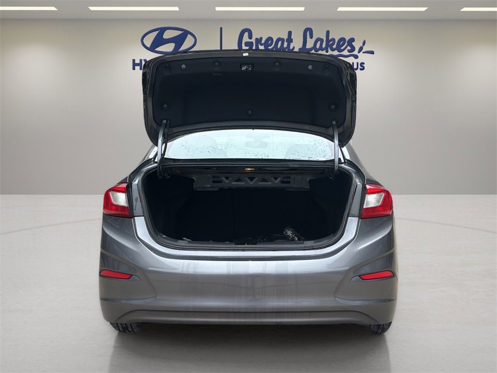 Used 2018 Chevrolet Cruze LT w/ Convenience Package image 10