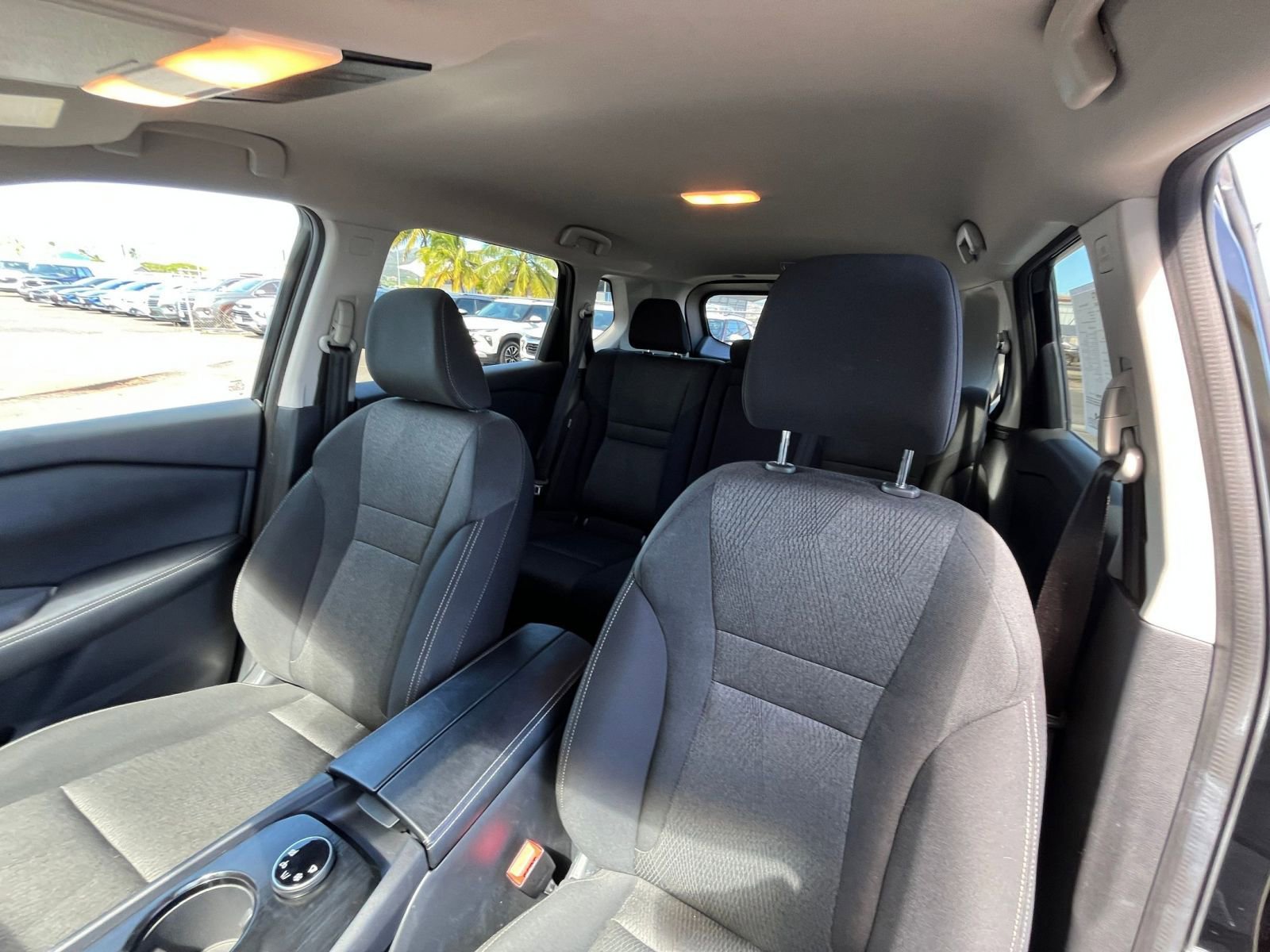 Used 2025 Nissan Rogue SV image 38