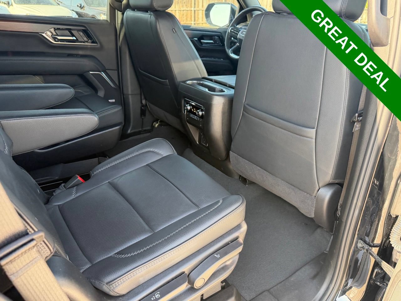 Used 2025 GMC Yukon Denali AWD/4WD image 37