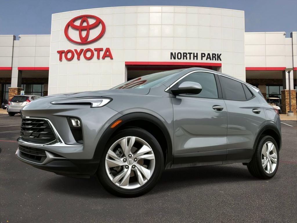 Used 2025 Buick Encore GX Preferred FWD image 1