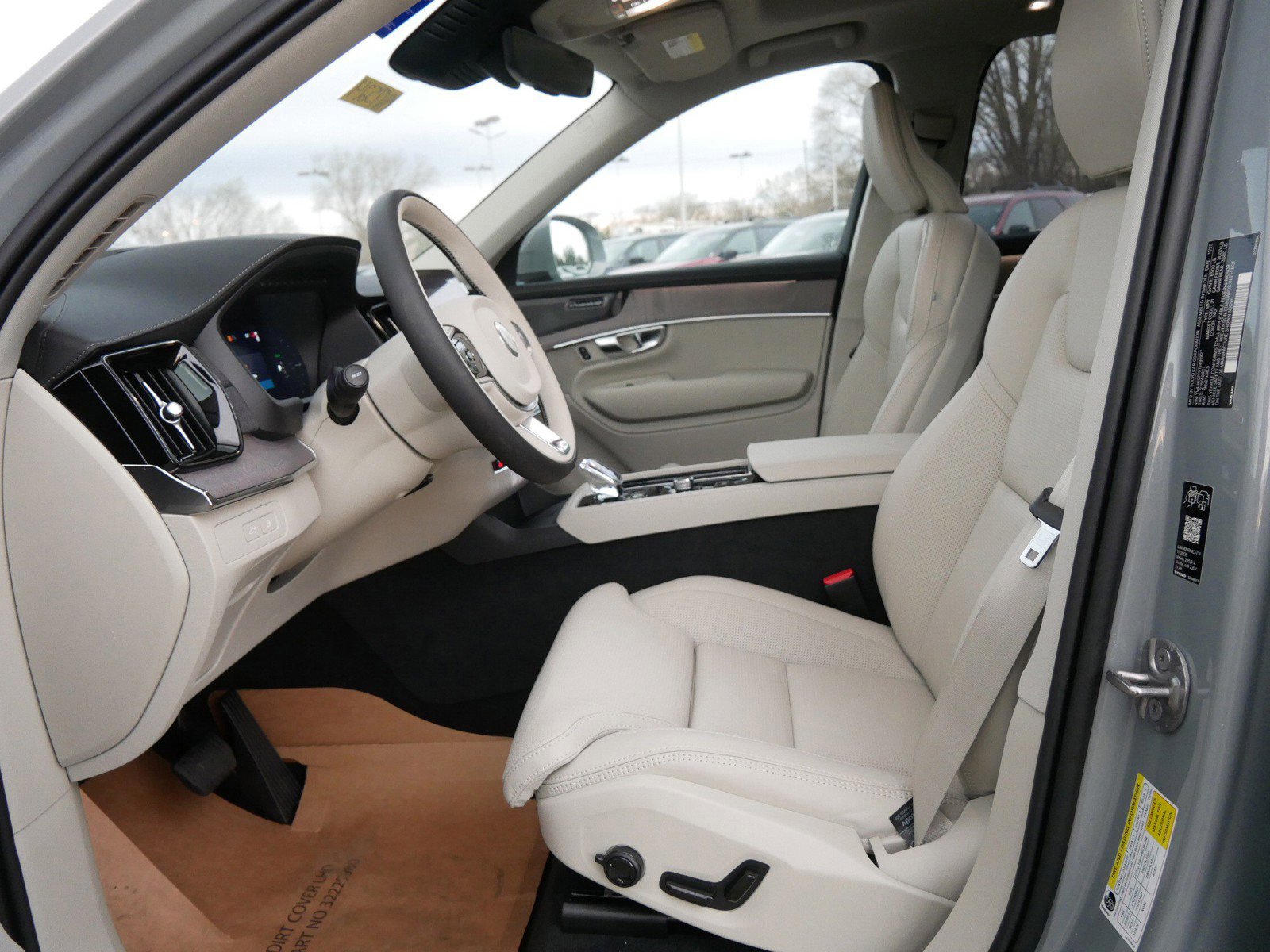 New 2026 Volvo XC90 T8 Ultra w/ Protection Package Premier image 5