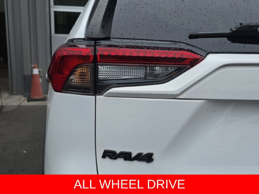 Used 2022 Toyota RAV4 LE AWD/4WD image 33