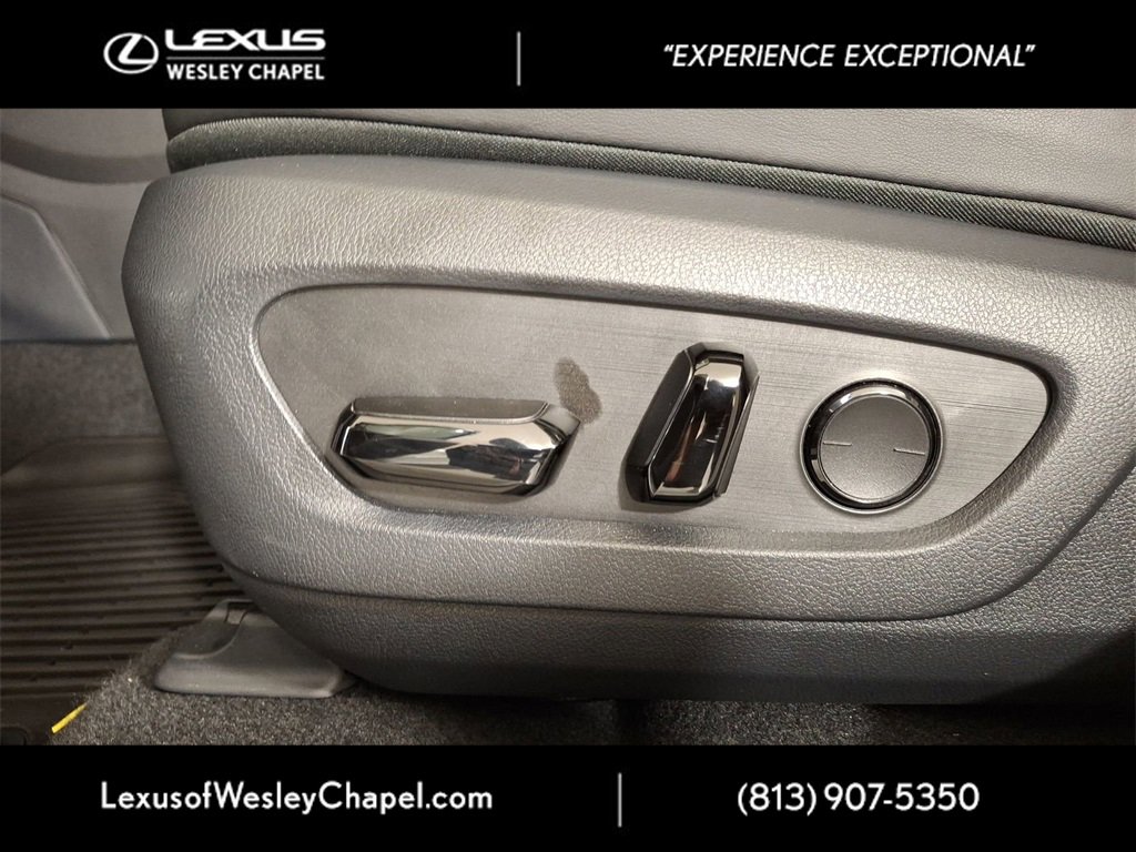 Used 2025 Lexus NX 250 FWD w/ Premium Package image 18