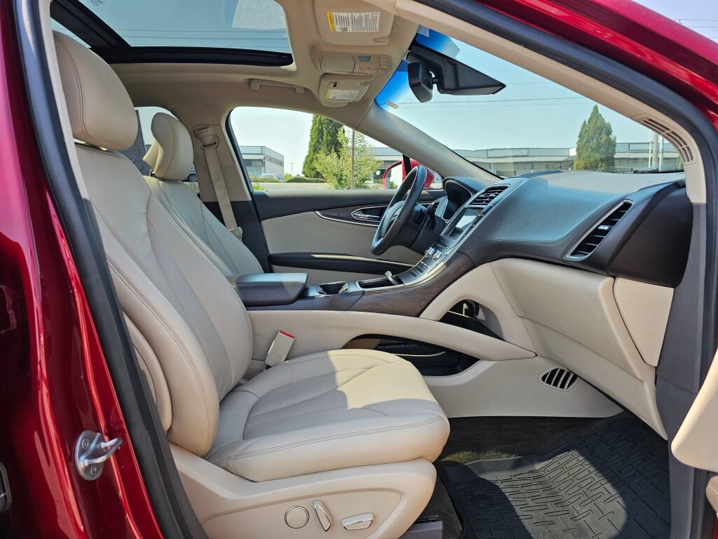 Used 2018 Lincoln MKX Reserve AWD/4WD image 11