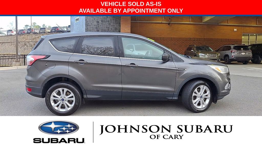 Used 2017 Ford Escape SE image 9
