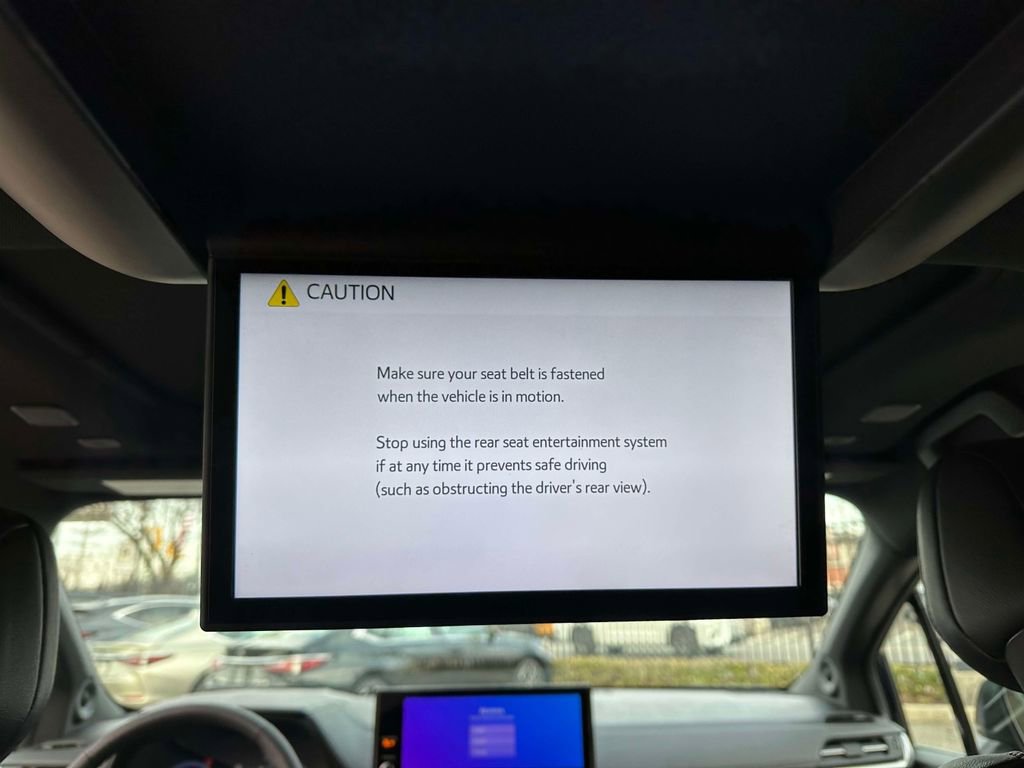 Used 2025 Toyota Sienna Platinum image 19