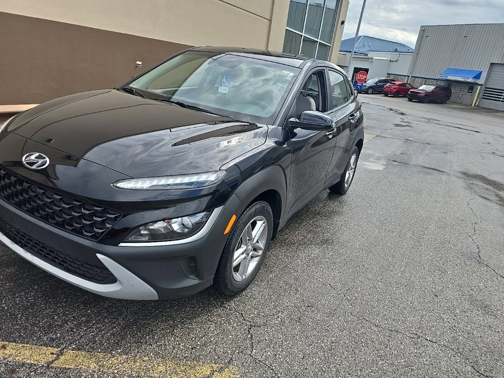 Used 2023 Hyundai Kona SE w/ Cargo Package AWD/4WD image 2