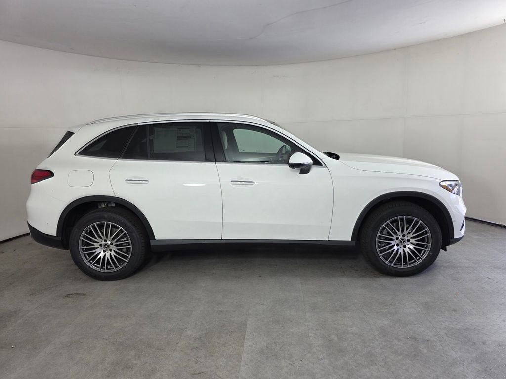 New 2026 Mercedes-Benz GLC 300 4MATIC image 3