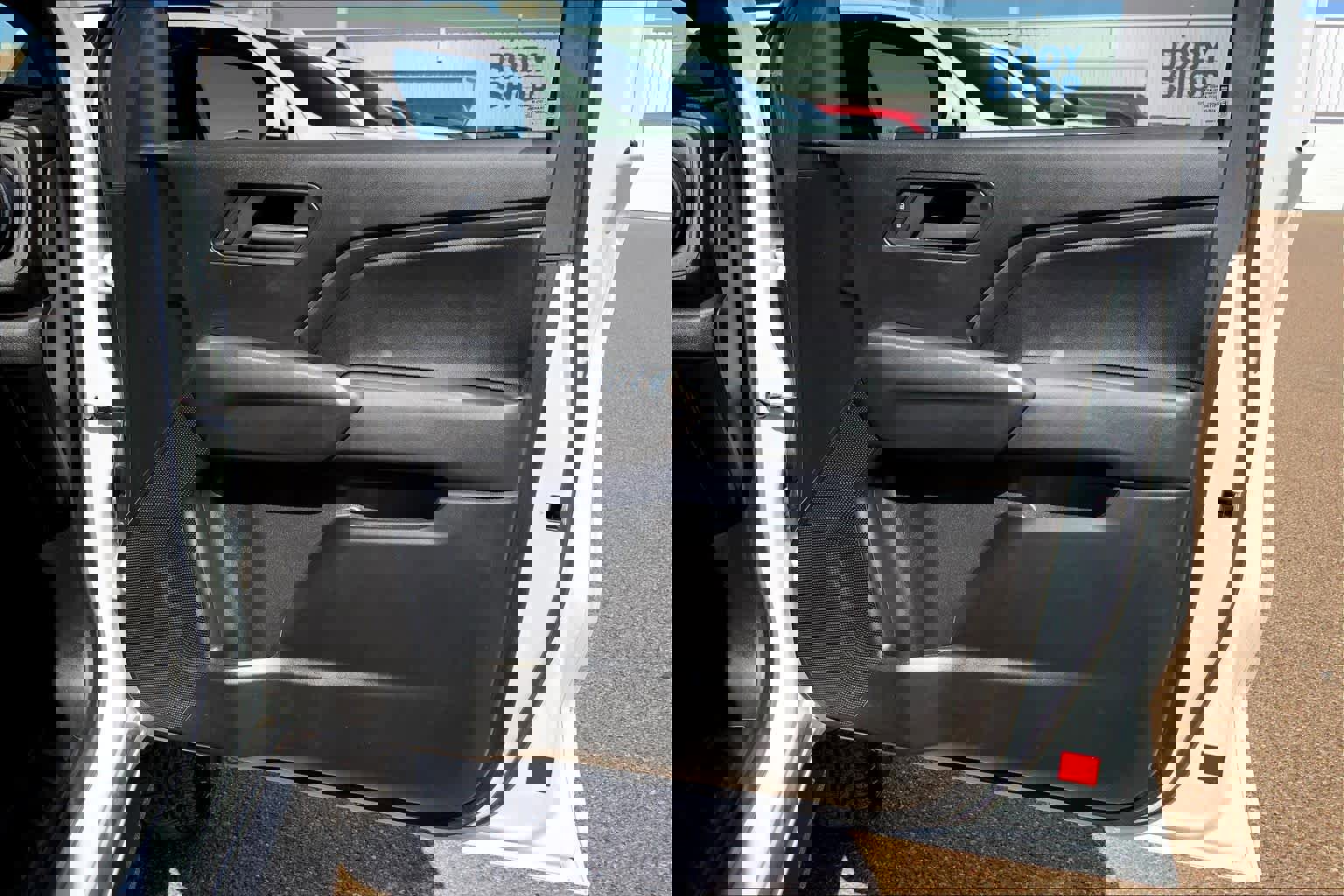 Used 2024 Chevrolet Colorado Trail Boss w/ Technology Package AWD/4WD image 23