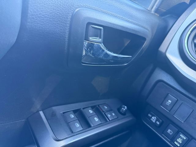 Used 2021 Toyota Tacoma TRD Off-Road w/ TRD Premium Off Road Package image 18