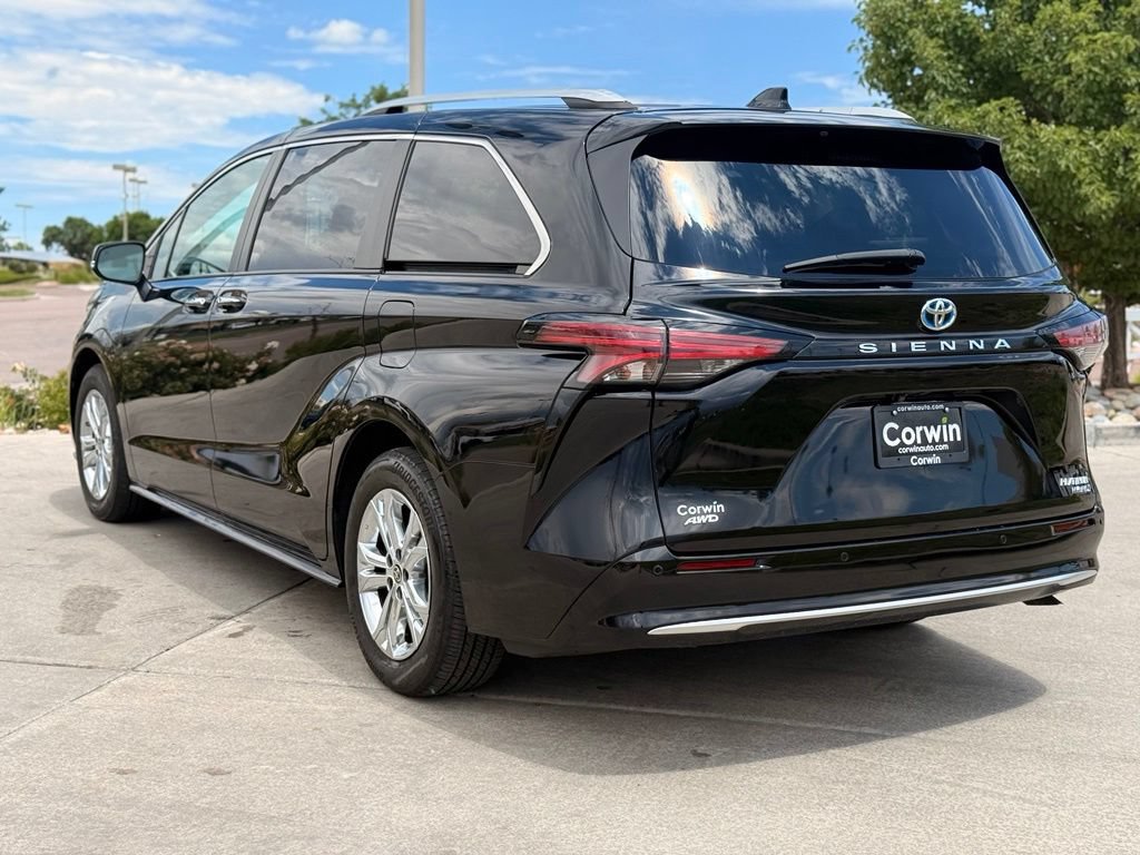 Used 2023 Toyota Sienna Platinum AWD/4WD image 10