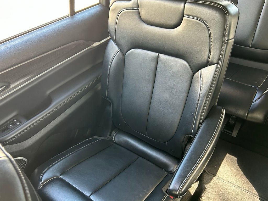 Used 2021 Jeep Grand Cherokee L Limited image 12