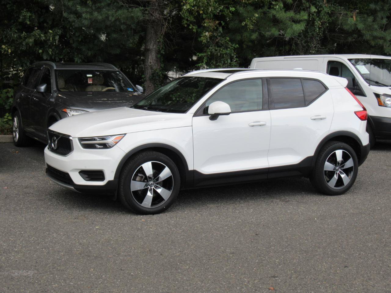 Used 2019 Volvo XC40 T5 Momentum AWD/4WD image 2