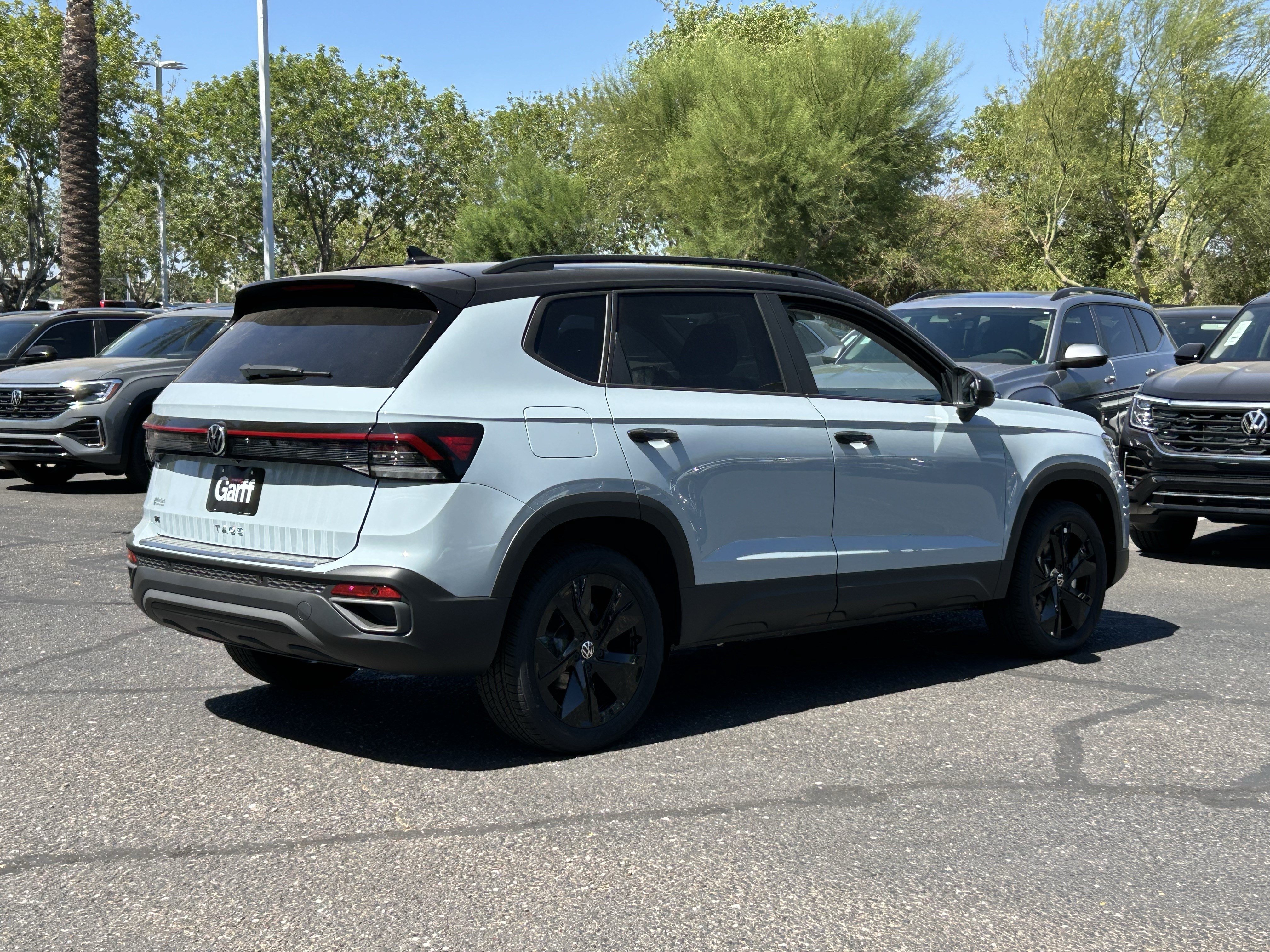 New 2026 Volkswagen Taos SE FWD image 3