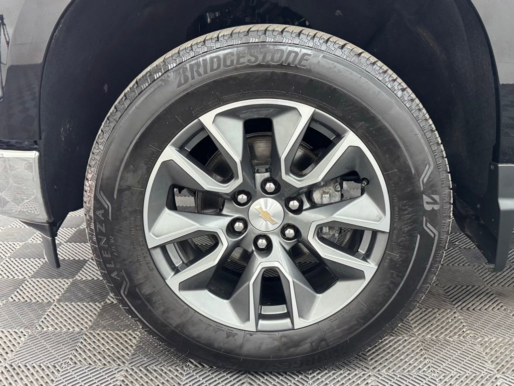 Used 2024 Chevrolet Silverado 1500 LT image 12