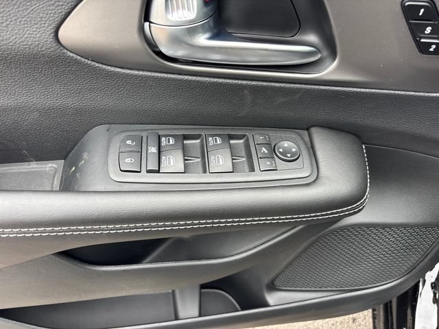New 2027 Chrysler Pacifica Limited AWD/4WD image 18