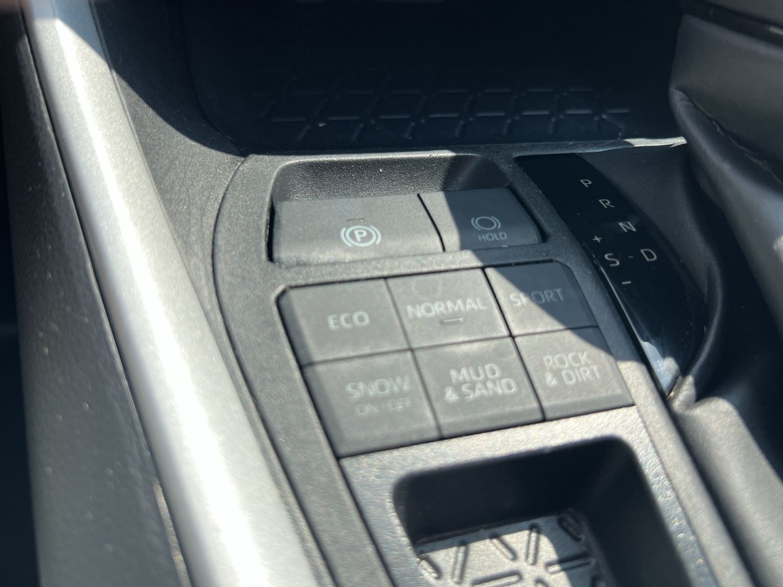 Used 2025 Toyota RAV4 XLE AWD/4WD image 27