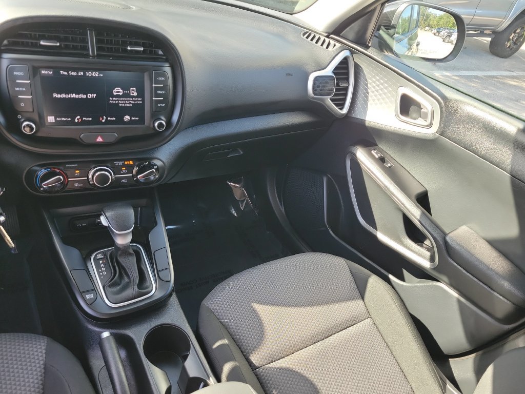 Certified 2025 Kia Soul LX FWD image 28