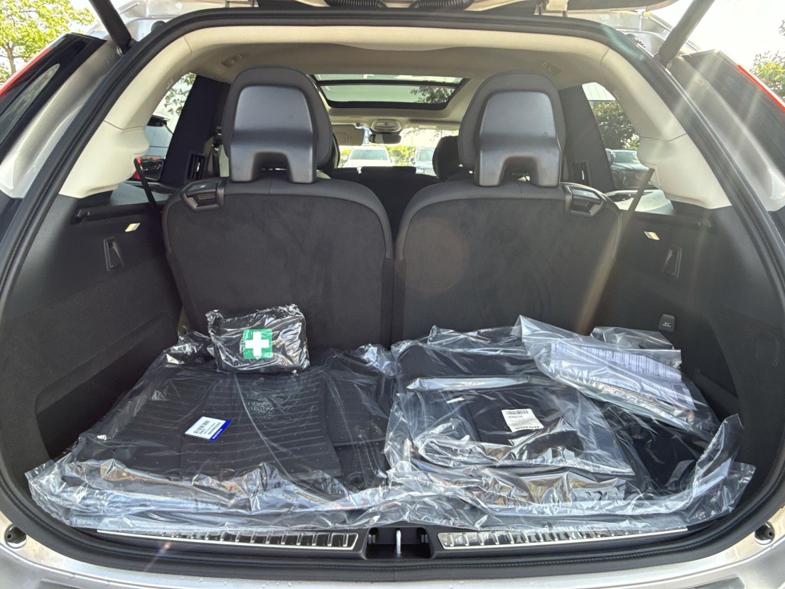 New 2026 Volvo XC90 B6 Plus w/ Protection Package Premier AWD/4WD image 27