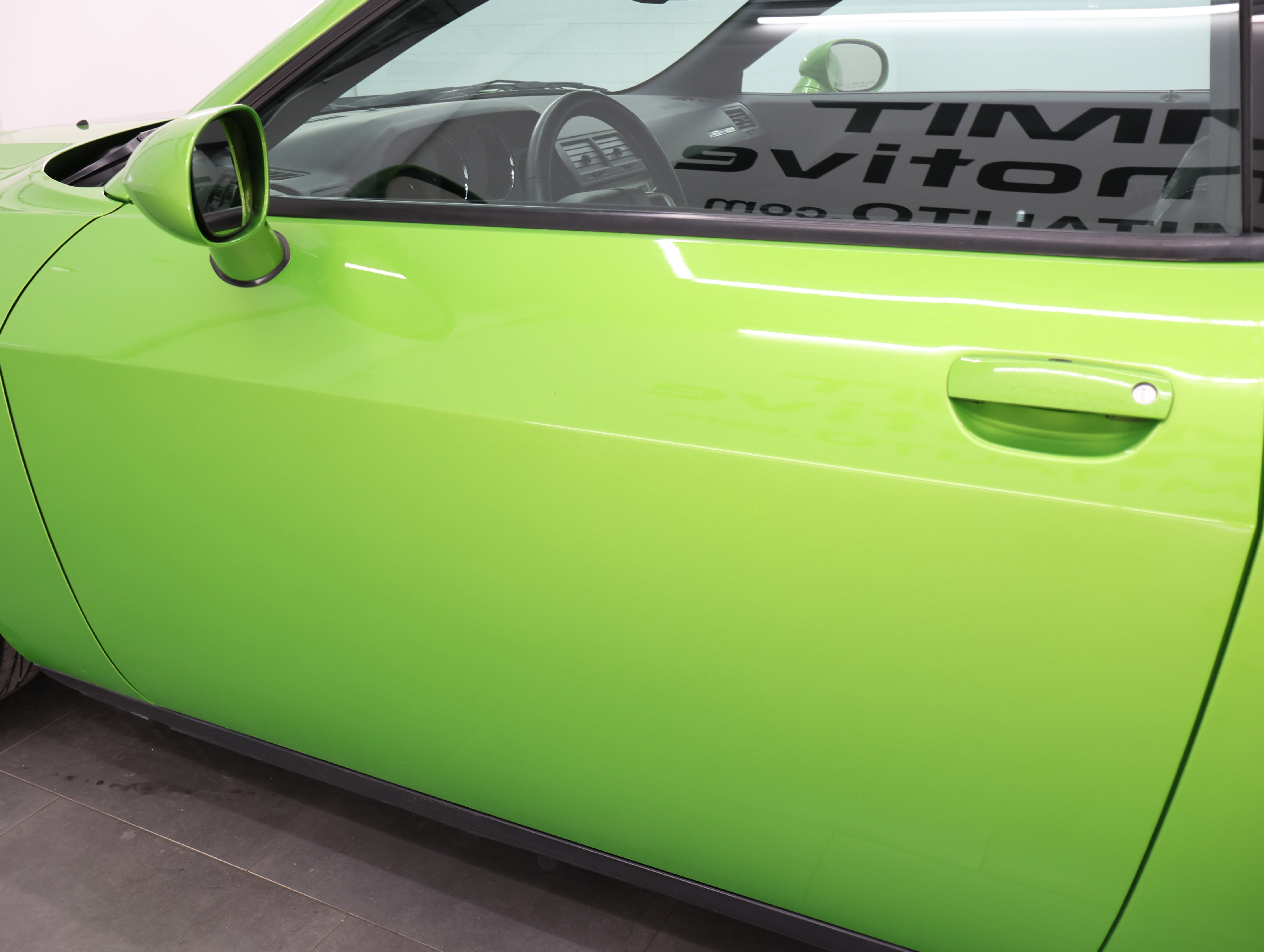 Used 2011 Dodge Challenger SRT8 w/ Green w/Envy Group image 33