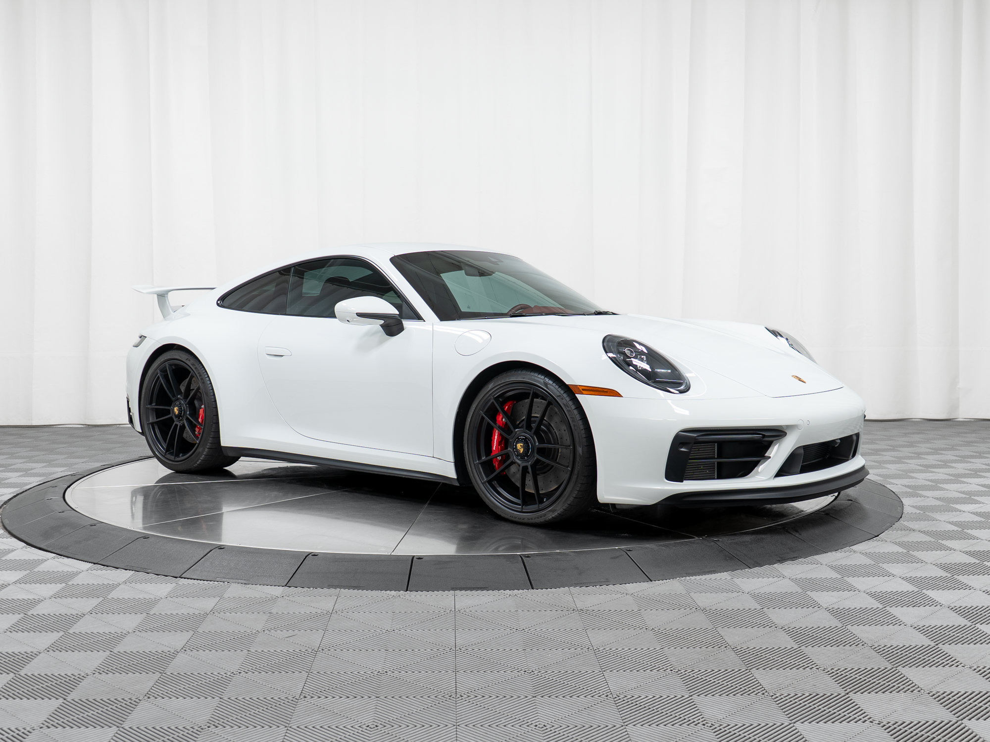 Certified 2024 Porsche 911 Carrera GTS RWD image 9
