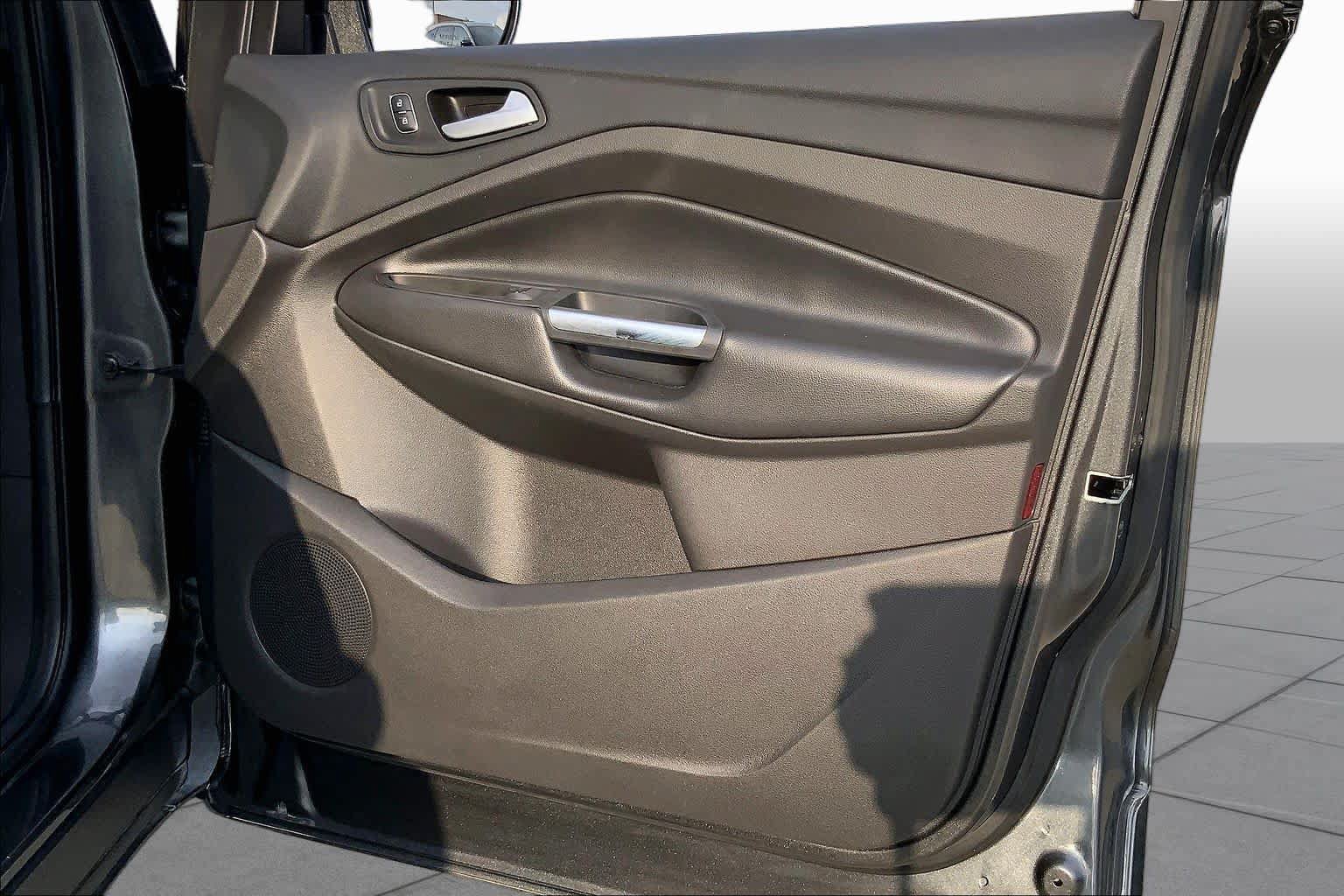Used 2017 Ford Escape Titanium w/ Equipment Group 301A FWD image 21