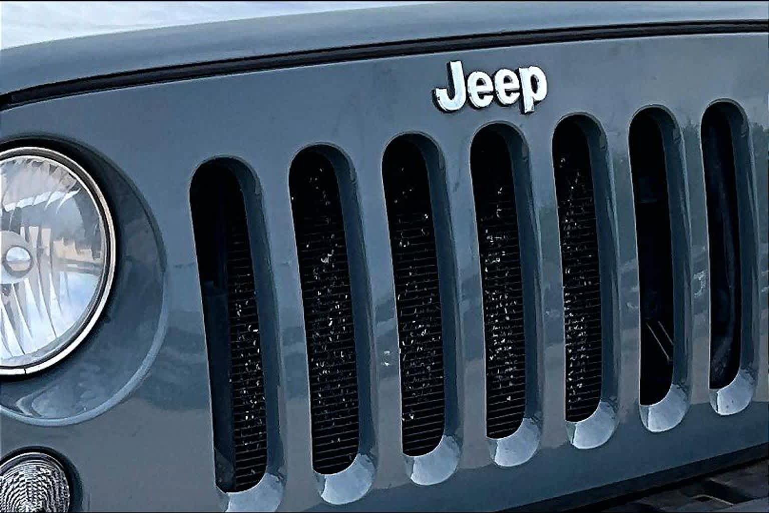 Used 2015 Jeep Wrangler Unlimited Sport w/ Trailer Tow Group AWD/4WD image 30
