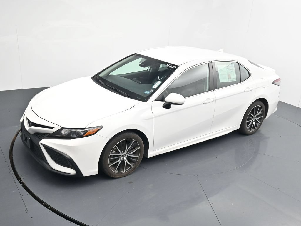 Used 2024 Toyota Camry SE FWD image 12