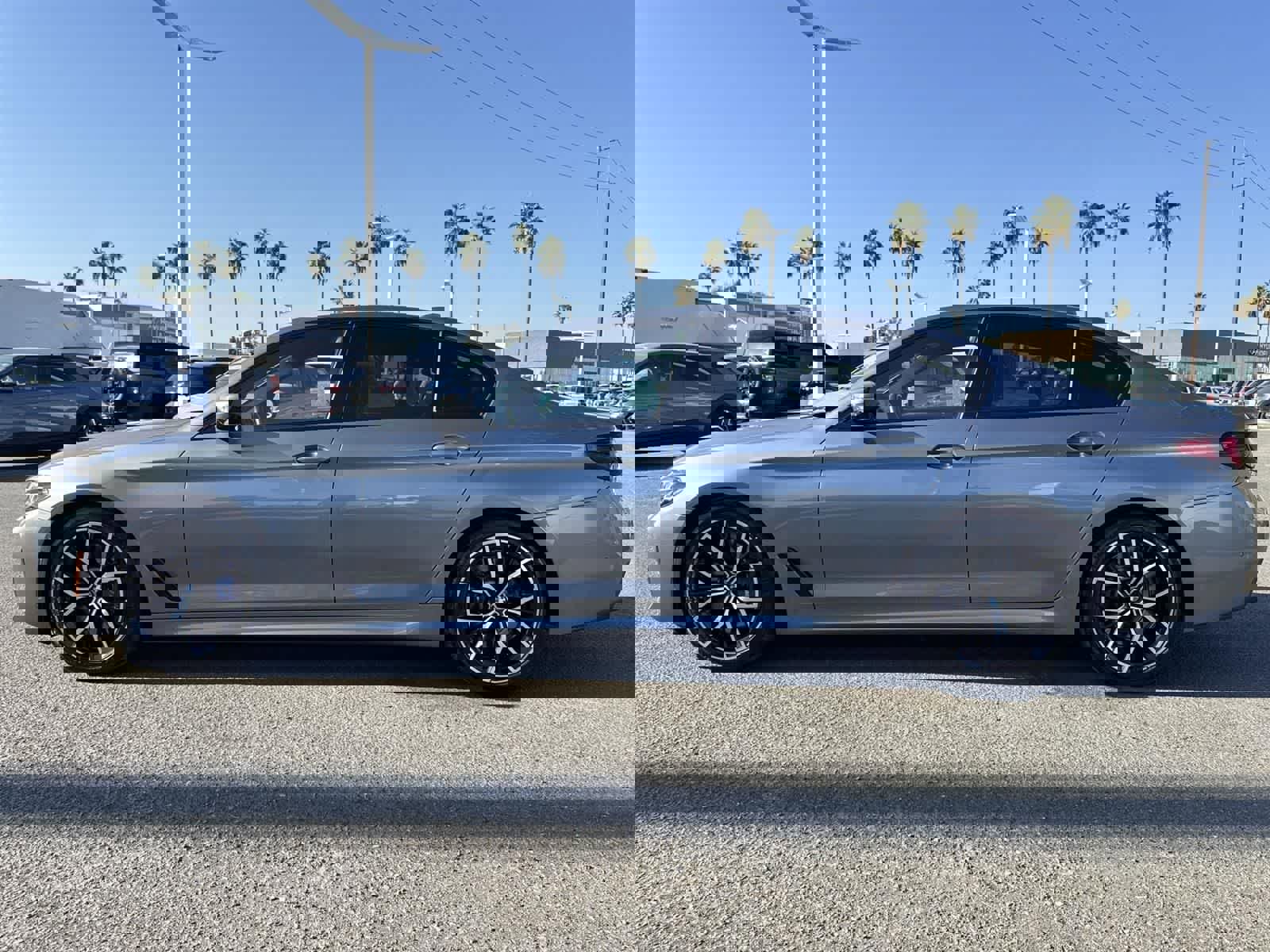 Used 2022 BMW M550i xDrive w/ Dynamic Handling Package image 5