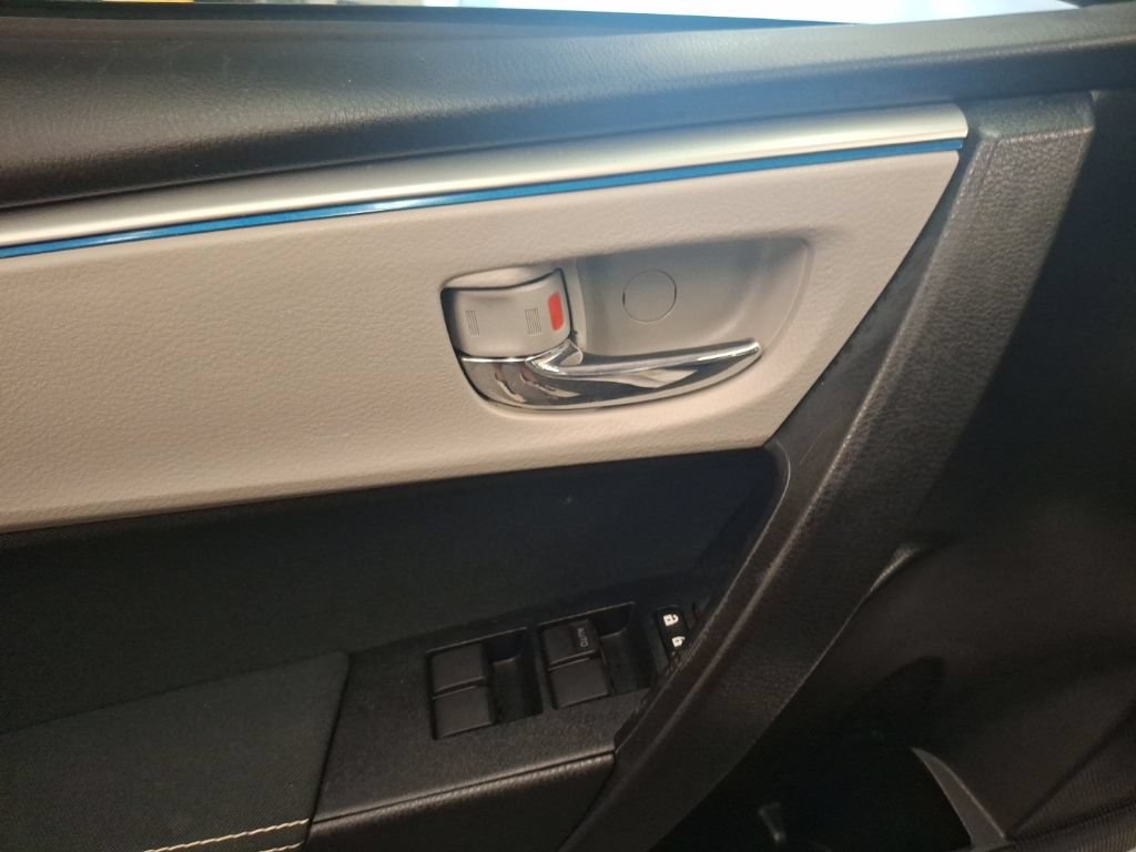 Used 2016 Toyota Corolla LE FWD image 15