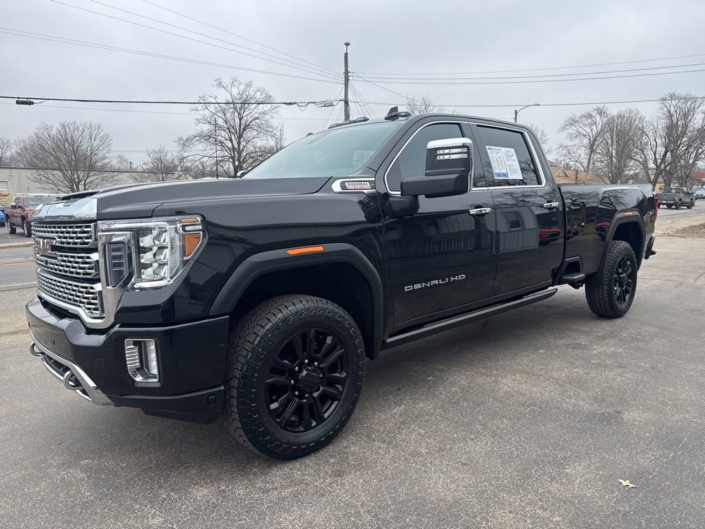 Used 2023 GMC Sierra 3500 Denali w/ Denali Black Diamond Edition AWD/4WD image 3