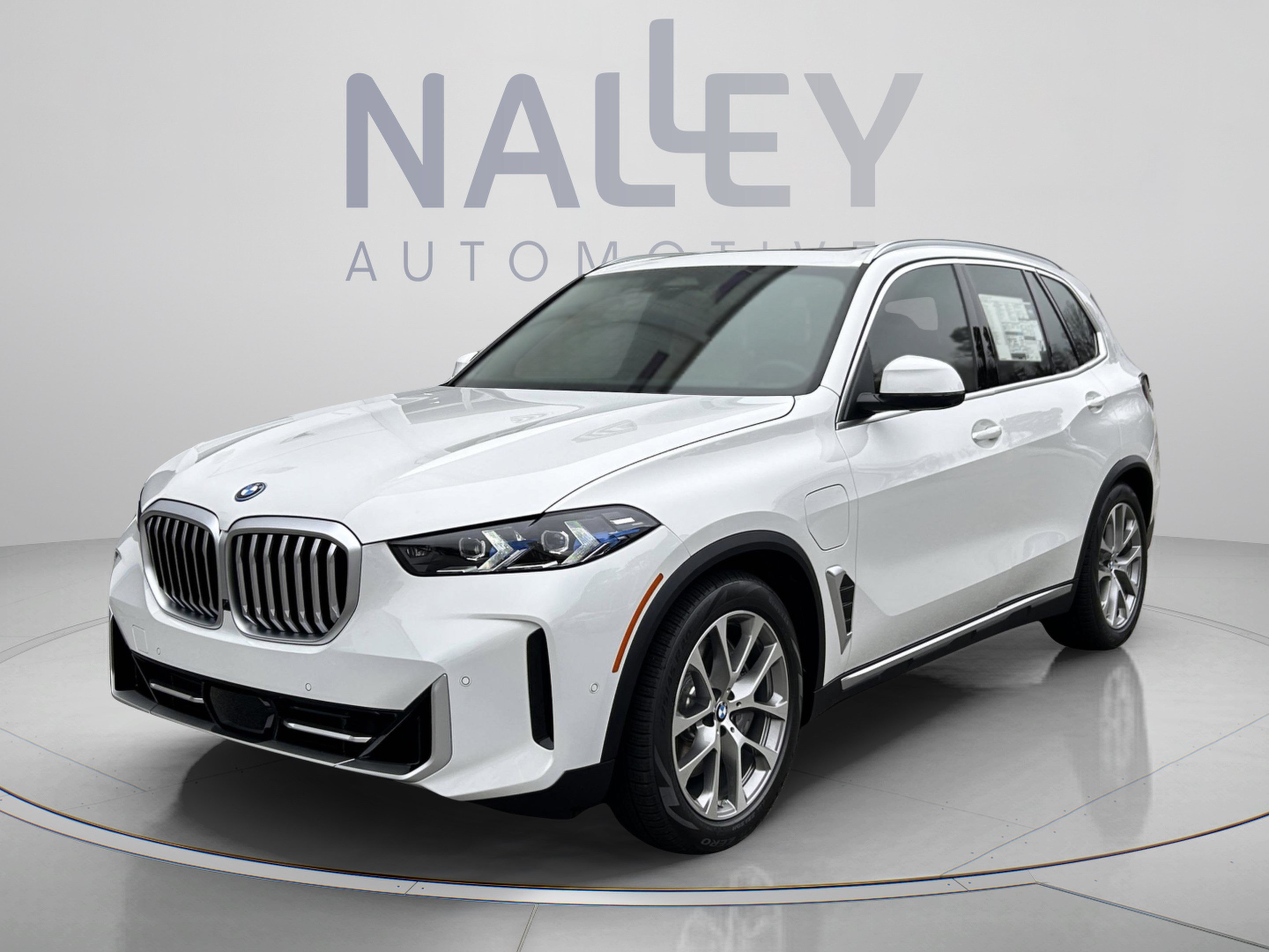 Used 2026 BMW X5 xDrive50e w/ Premium Package AWD/4WD image 1
