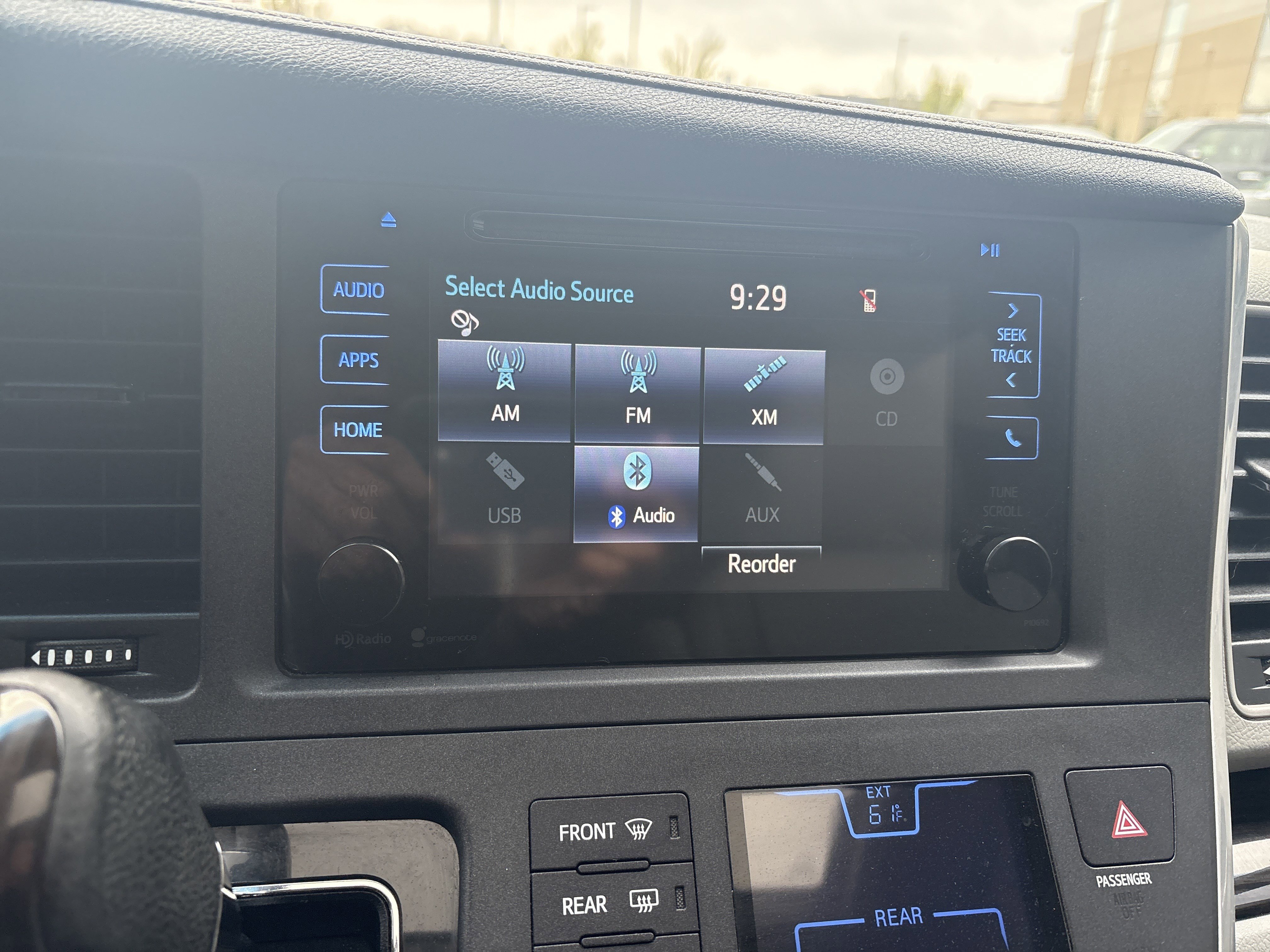 Used 2015 Toyota Sienna XLE image 23