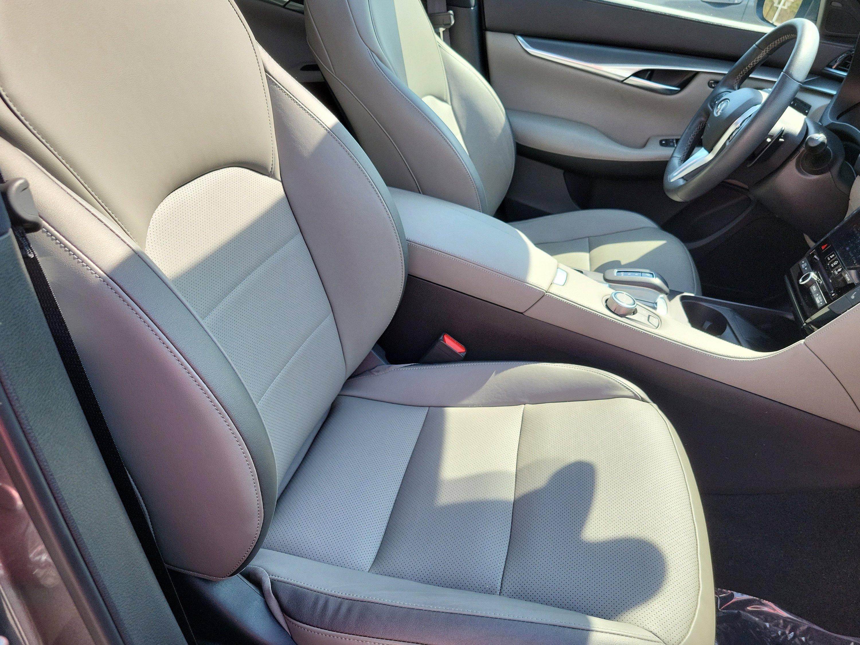 Used 2024 INFINITI QX50 Luxe image 19