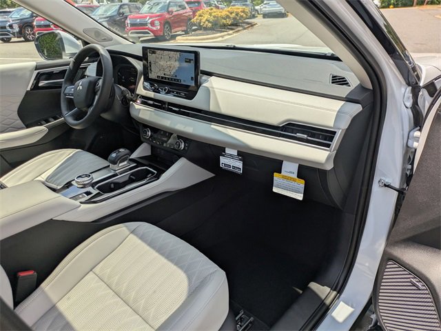 New 2025 Mitsubishi Outlander SEL image 38