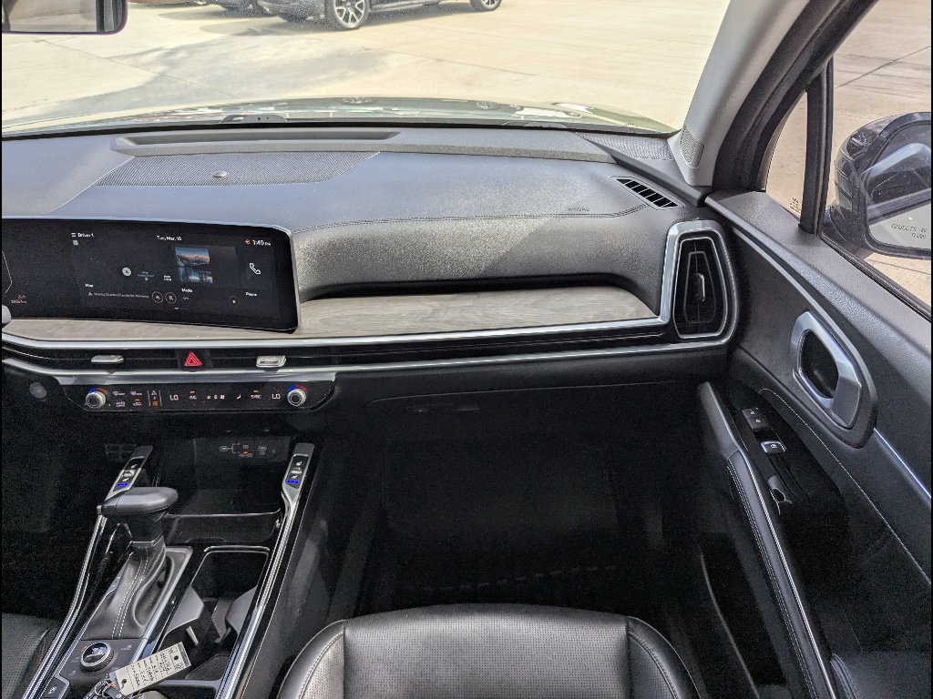 Used 2024 Kia Sorento SX image 4