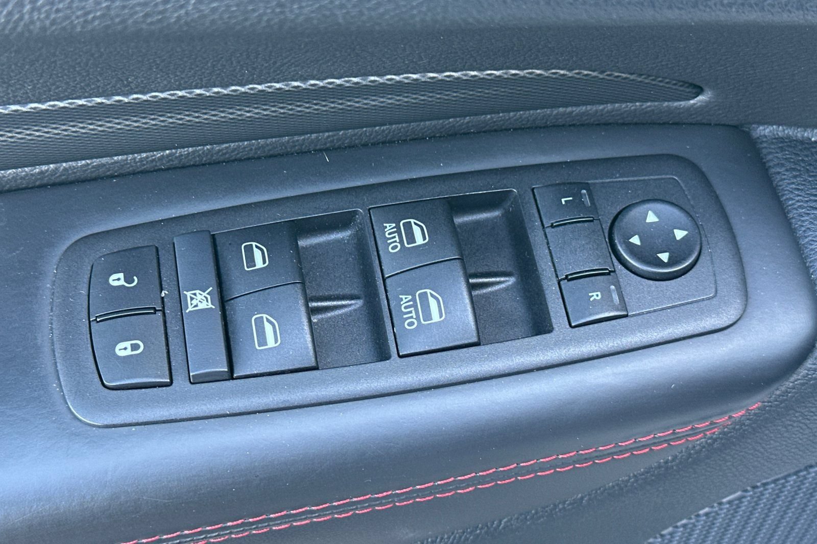 Used 2024 Dodge Durango GT RWD image 12