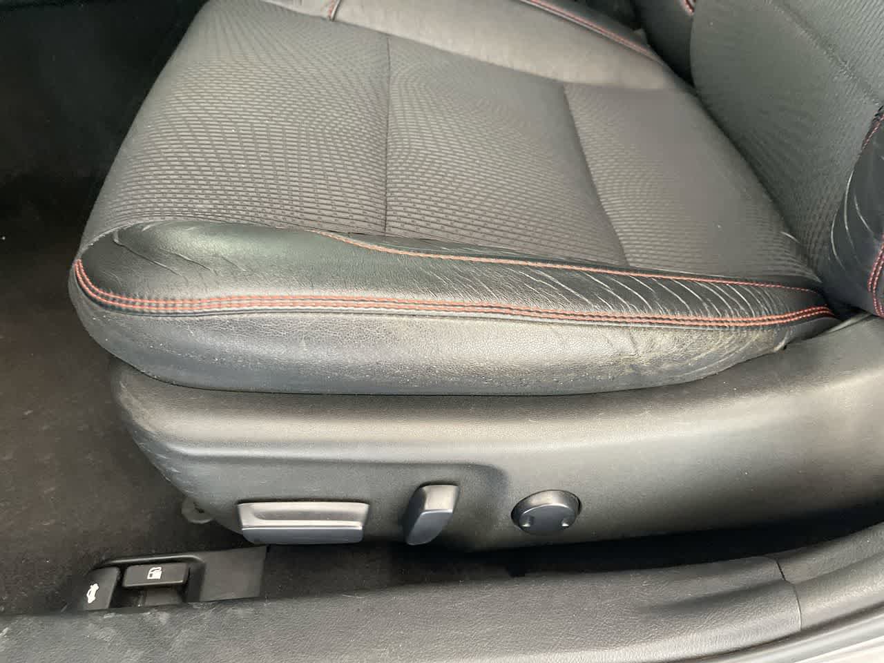 Used 2016 Toyota Camry SE FWD image 12