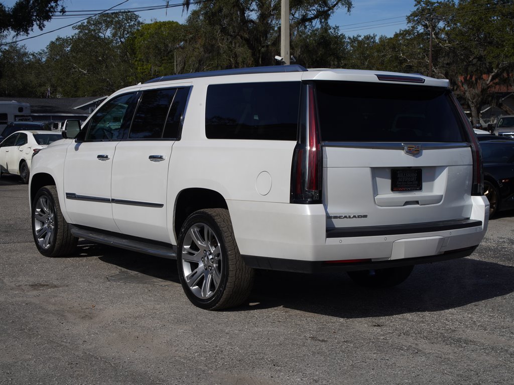 Used 2016 Cadillac Escalade ESV Luxury RWD image 12