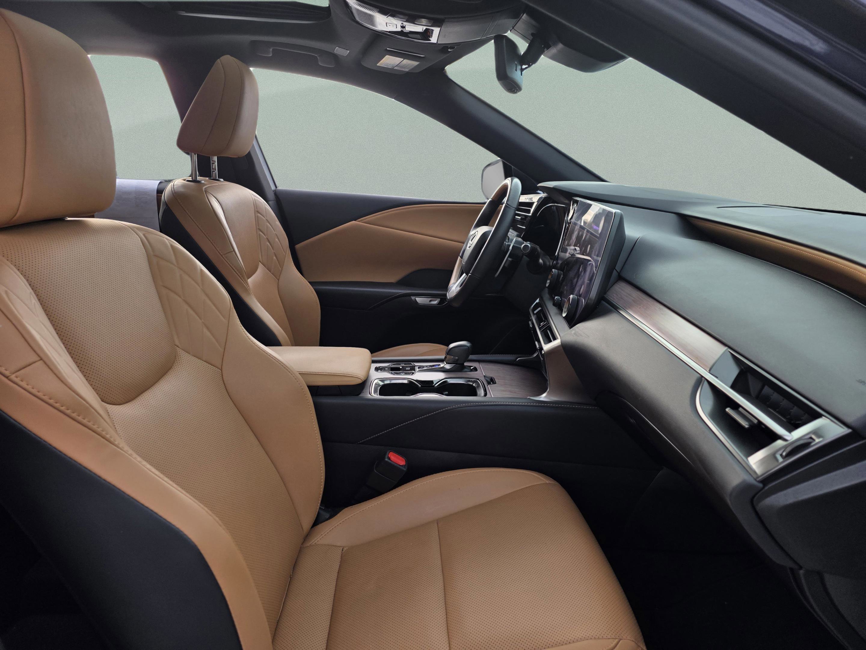 Used 2024 Lexus RX 350 Premium w/ Accessory Package (Z1) image 27