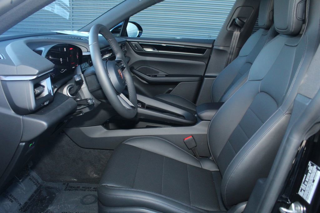 New 2026 Porsche Macan 4 Electric AWD/4WD image 5