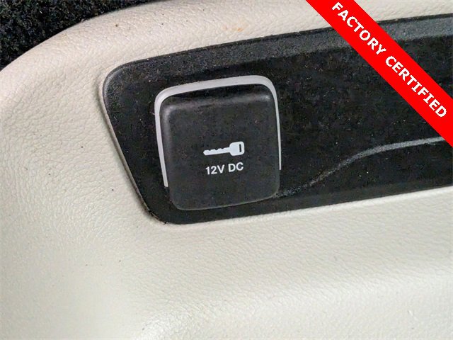 Certified 2024 Chrysler Pacifica Touring-L image 23