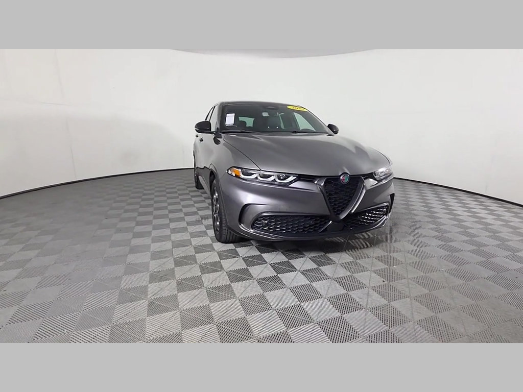 Used 2025 Alfa Romeo Tonale w/ Premium Package AWD/4WD image 50