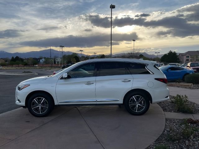 Used 2019 INFINITI QX60 Luxe w/ Essential Package image 4