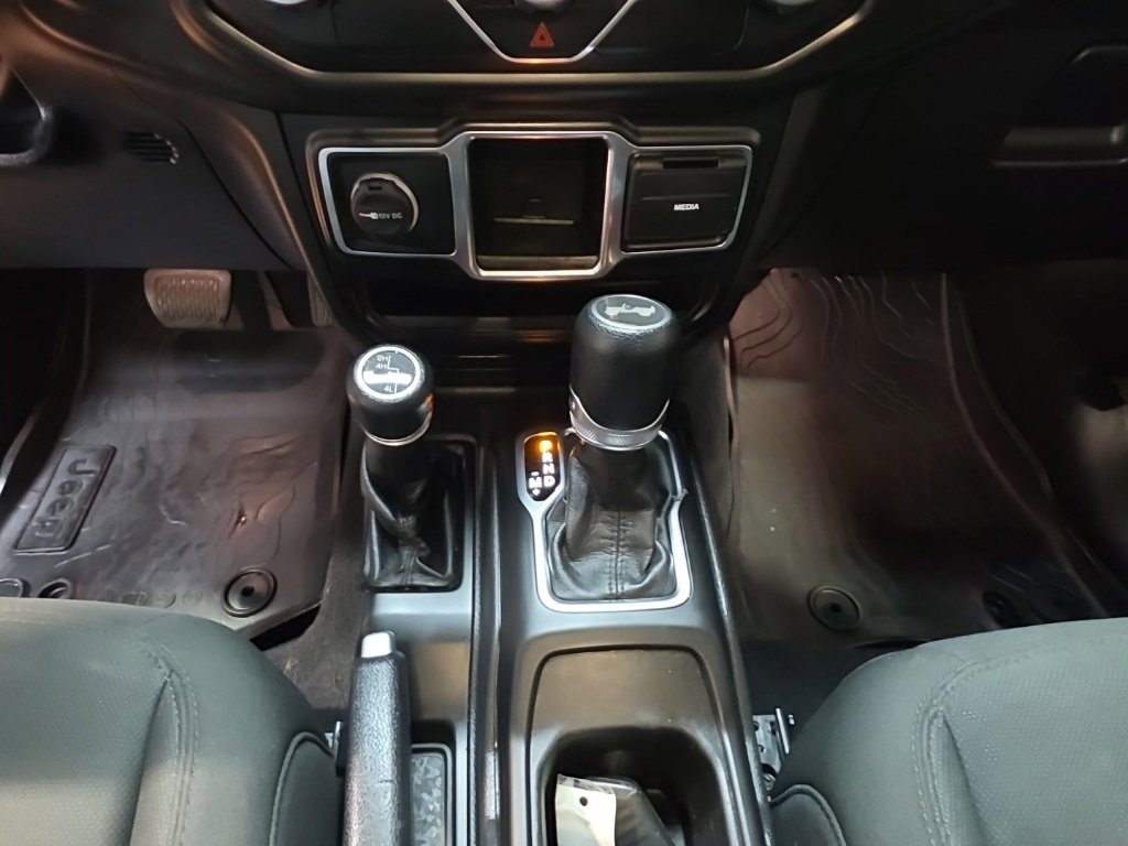 Used 2021 Jeep Wrangler Sport image 24